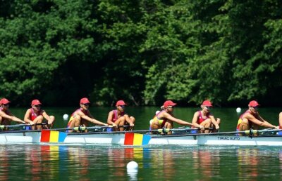 Barca de 8 plus 1 a României s-a calificat în finală, la Mondiale! Fetele care au câștigat titlul european în acest an au dominat cursa de la un capăt la altul! Barca SUA, care nu a mai pierdut din 2009, a cedat în semifinală!