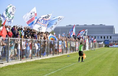 La doar două zile după FCSB - Dinamo, 1-0, Liga a 4-a a găzduit meciul dintre CSA Steaua și Dinamo, echipa lui Badea. Trupa din Ghencea a bătut cu 8-0! Iată cum a arătat partida din Ghencea