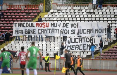 Atac furibund al fanilor dinamoviști la adresa lui Negoiță: "Nu am crezut că un om atât de mișel, corupt și manipulator poate ajunge să conducă echipa pe care o iubim"