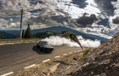 Caii putere se mută pe Transalpina pentru un super-eveniment: marea finală a Campionatului Național de Drift