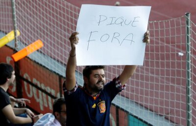 GALERIE FOTO Scandal la antrenamentul naționalei Spaniei » Pique, atacat dur: "Nenorocitule, nu mai veni la națională!"