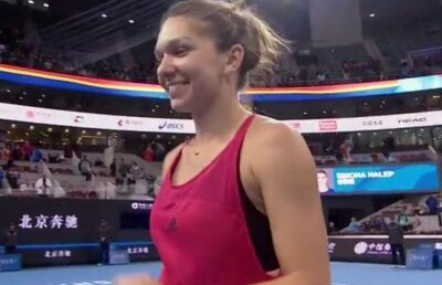 VIDEO » Simona Halep, meci URIAȘ contra Sharapovei » A pulverizat-o pe rusoaică în două seturi, 6-2, 6-2, la Beijing