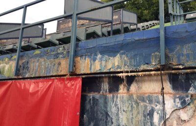 EXCLUSIV / FOTO & VIDEO Imagini deplorabile! Banca a deschis arena BNR pentru presă » Vrea să o cedeze sportului și invită guvernul să ofere o soluție legală!