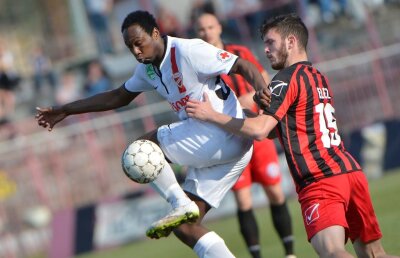  Tragedie în fotbal: un fotbalist a fost împușcat mortal de doi hoți care încercau să îi fure mașina!