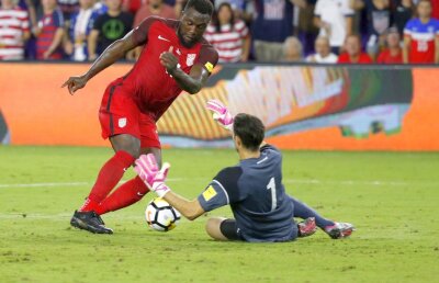 VIDEO Portarul lui Dinamo, umilit în SUA