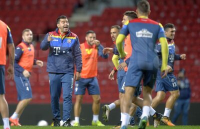 VIDEO + FOTO Antrenament cu "public" pentru tricolori în Danemarca » Ce le-a pregătit Contra jucătorilor și cine a fost în tribune