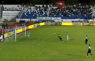 VIDEO Autogol caraghios în partida CSM Poli Iași - CSU Craiova 1-2
