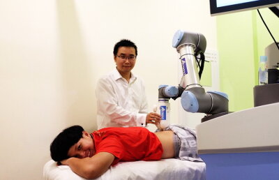 Faceţi cunoştinţă cu Emma, robotul care face masaj