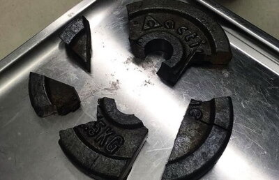 A vrut să ridice greutăți cu organul sexual, iar ce a urmat pare desprins din filmele cu proști!