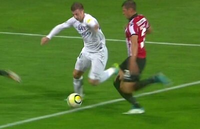 FOTO Două penalty-uri într-un minut solicitate în Botoșani - Dinamo. Verdictul specialistului