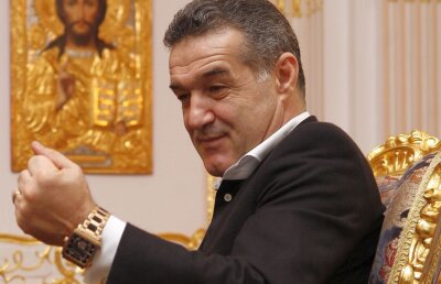 Becali a izbucnit în direct la TV! Jigniri aduse celor de la CSA: "Băi, nenorociților, lăsați țara să respire, comuniștilor, oameni de nimic"