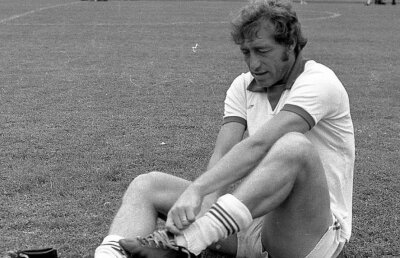 VIDEO Recordul lui Dobrin a căzut cu o zi înainte să se împlinească 10 ani de la moartea lui » Gică Hagi, criticat pentru gestul făcut