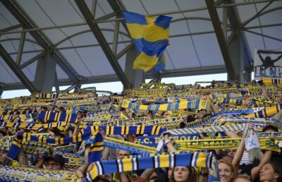 FOTO Fanii Petrolului, mesaj dur după ce 500 de deținuți au fost eliberați! N-au uitat că se împlinesc 2 ani de la incendiul din Colectiv 