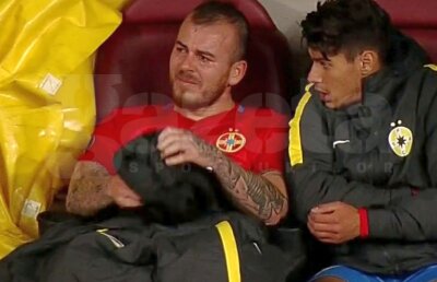 FCSB - HAPOEL BEER SHEVA // VIDEO + FOTO Moment IMPRESIONANT pe Arena Națională! Schimbat și huiduit de fani, Alibec a început să plângă pe bancă