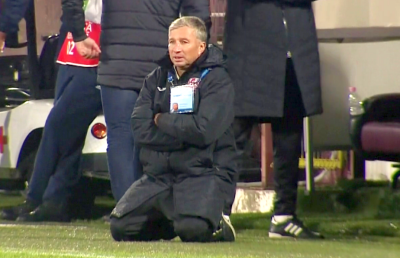 Tensiuni la CFR Cluj! Dan Petrescu s-a certat cu un jucător chiar pe teren, în meciul cu Iași