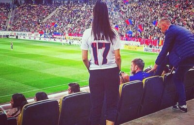 GALERIE FOTO Ea e femeia care a încins spiritele în vestiarul FCSB-ului! Imagini incendiare + reacția lui Becali: "A avut vreo 20 de fotbaliști la activ"