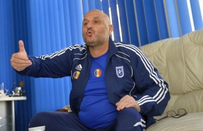 Mititelu, acuze dure la adresa lui Mihai Rotaru! Patronul lui CS U Craiova e bănuit că ar da bani ultrașilor pentru a veni la stadion: "1000 de euro plus alte avantaje" 