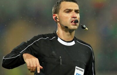 Prima consecință după arbitrajul dezastruos al lui Hațegan: "Poate pierde Mondialul" » Atacat în presă: "A fost hidos de ieftin"