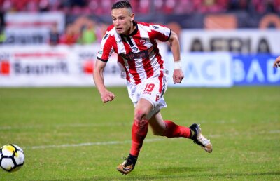 GALERIE FOTO Scandal online cu Valentin Costache: "Când țin cu Steaua, mă dau mare, mă dau mare" » Reacția fotbalistului, după apariția imaginilor