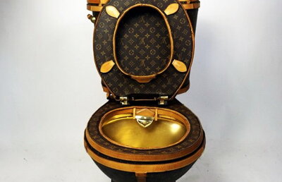 GALERIE FOTO Asta da aroganță! A apărut pe piață WC-ul din aur! Costă 100.000 de dolari