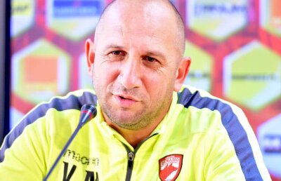 UPDATE Ultimele noutăți despre criza de la Dinamo  » Miriuță a ieșit de la ședința de la Rin: "Rămân"