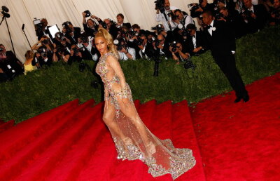 FOTO O vedetă a lui Real Madrid vrea ca Beyoncé să îi cânte la nuntă. Reacția cântăreței