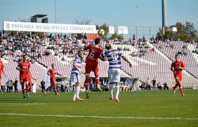 Astăzi s-au disputat primele meciuri din etapa 20 a Ligii a doua » Echipa lui Dan Alexa a urcat pe primul loc + Un meci a fost amânat din cauza zăpezii