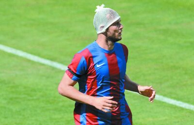 El e jucătorul român care s-a lăsat de fotbal pentru a-și întreține familia: "S-a angajat la o firmă"