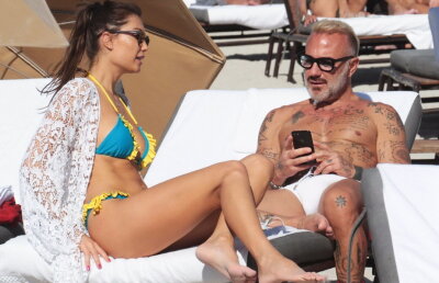 GALERIE FOTO Imagini bombă la plajă cu Gianluca Vacchi și iubita!