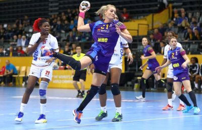 ROMÂNIA - ANGOLA 27 - 24 Una dintre cele mai bune jucătoare face analiza meciului: "Am risipit multe mingi! Trebuie claritate mai mare"