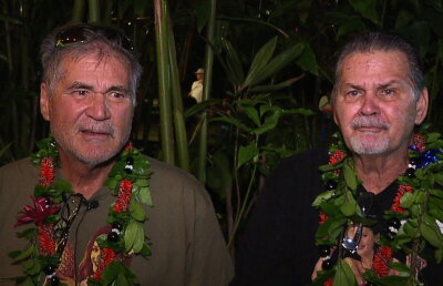 Doi bărbaţi au fost prieteni o viaţă întreagă și au aflat abia după 60 de ani că sunt frați!