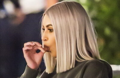 GALERIE FOTO & VIDEO Moş Crăciun a fost darnic pentru Kim Kardashian! A primit cadouri de peste 250.000 de dolari!