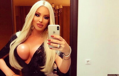 FOTO "Loredana, ce ţi-ai făcut la sâni?". Fotografia cu care blondina şi-a şocat fanii