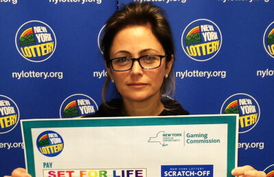 O femeie a câștigat 5 milioane de dolari cu un bilet pe care nu-l dorise inițial!