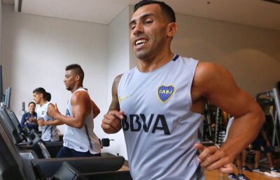 A renunțat la salariul exorbitant din China și s-a întors acasă! Carlos Tevez a semnat cu noua echipă