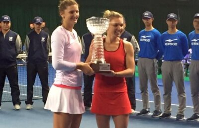 FOTO + VIDEO Simona Halep și Irina Begu, campioane la Shenzen! Victorie dramatică în finală