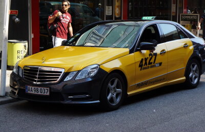 A traversat trei ţări cu taxiul pentru a ajunge acasă. Beţia l-a costat 1.800 de euro!