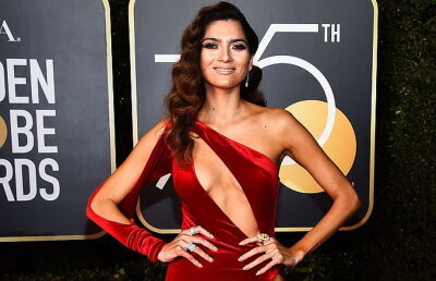 FOTO Cea mai sexy rochie a începutului de an, îmbrăcată de Blanca Blanco!