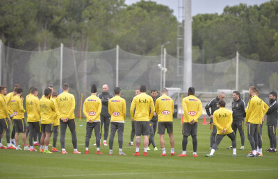 Corespondență GSP din Turcia » GALERIE FOTO + VIDEO Surpriză la antrenamentul de azi al FCSB-ului: pe cine s-a bazat Dică