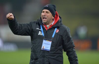 Trei dinamoviști se luptă pentru banderola de căpitan! Miriuță anunță: "Eu decid"