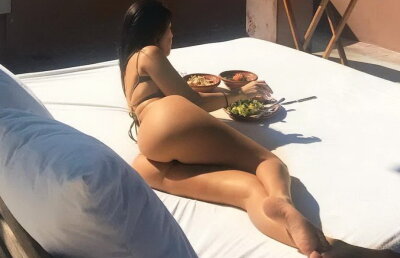 FOTO Kourtney Kardashian, fotografii de infarct din vacanţă