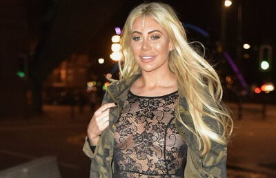 FOTO N-ai cum să ieși îmbrăcată așa pe stradă! Blondina asta a lăsat pe toată lumea cu gura căscată!