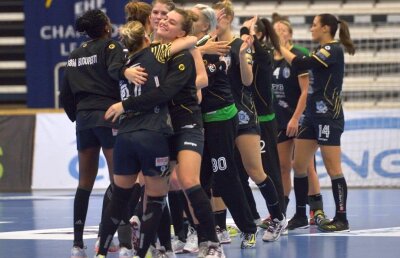 CSM București a pierdut ambele campioane mondiale en-titre din lot