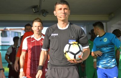 Ironie maximă » CFR contestă arbitrul cu FCSB, dar arbitrii au făcut-o pe CFR lider!