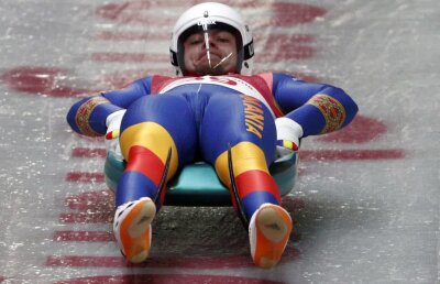 JOCURILE OLIMPICE DE IARNĂ // Rezultatele românilor în prima zi de concurs » Puștiul de 19 ani impresionează la sanie. Eva Tofalvi, evoluție dezamăgitoare