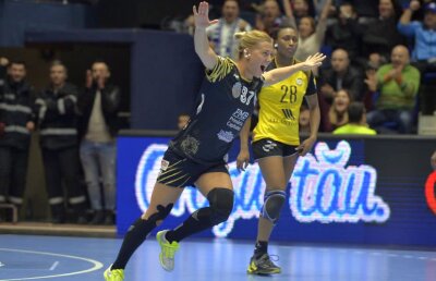 VIDEO+FOTO CSM București a remizat cu Rostov, 22-22, după un meci dramatic » "Tigroaicele" sunt calificate în "sferturile" Ligii