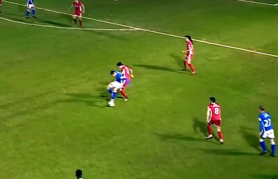 VIDEO Supergol marcat de un român în Anglia » Și-a driblat adversarul ca Zidane