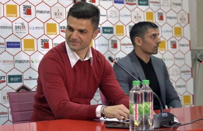 Bratu ar face orice ca Dinamo să nu mai fie ținta ironiilor: "Intru eu să joc!" » Cum explică prezența redusă a jucătorilor tineri în primul "11"