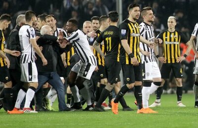 Continuă scandalul din campionatul Greciei! FIFA amenință cu excluderea » Guvernul elen anunță: "Nu ne oprim! Să fie Grexit, nu ne pasă"