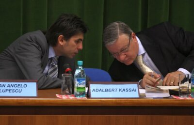 Episodul 4: "Mătușa Elena" » Burleanu trece la atacul frontal: "Cum a scos Lupescu 300.000 de euro din Federație, apoi a trecut una dintre firme pe numele mătușii"